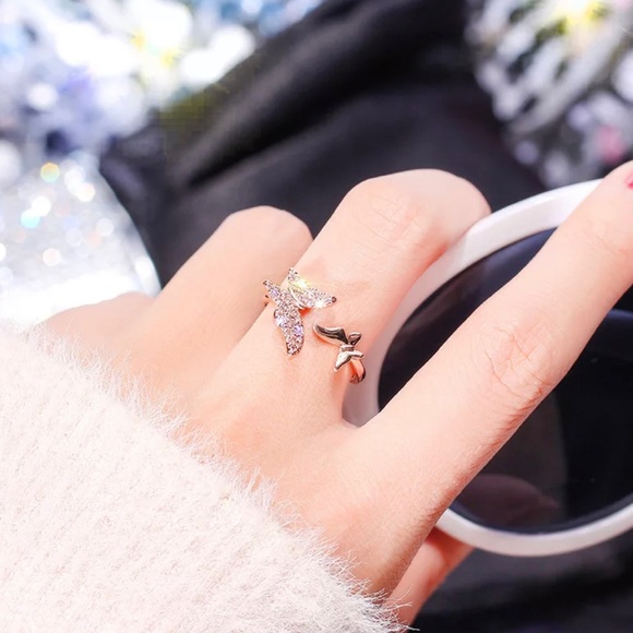 Jewelry - ✨18K Rose Gold Butterfly Ring✨